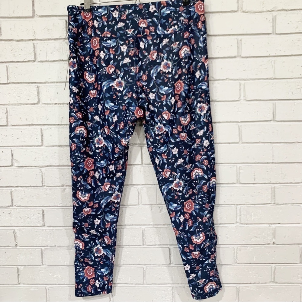 SoulCycle Women’s‎ Navy Ruched Floral Leggings